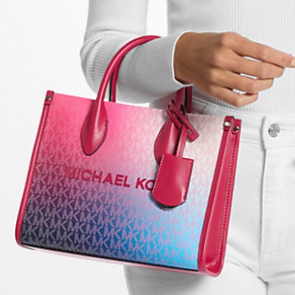 MICHAEL KORS Mirella Sm Ombré Signature Logo Crossbody Bag
Dark Raspberry
NWT - Picture 1 of 16